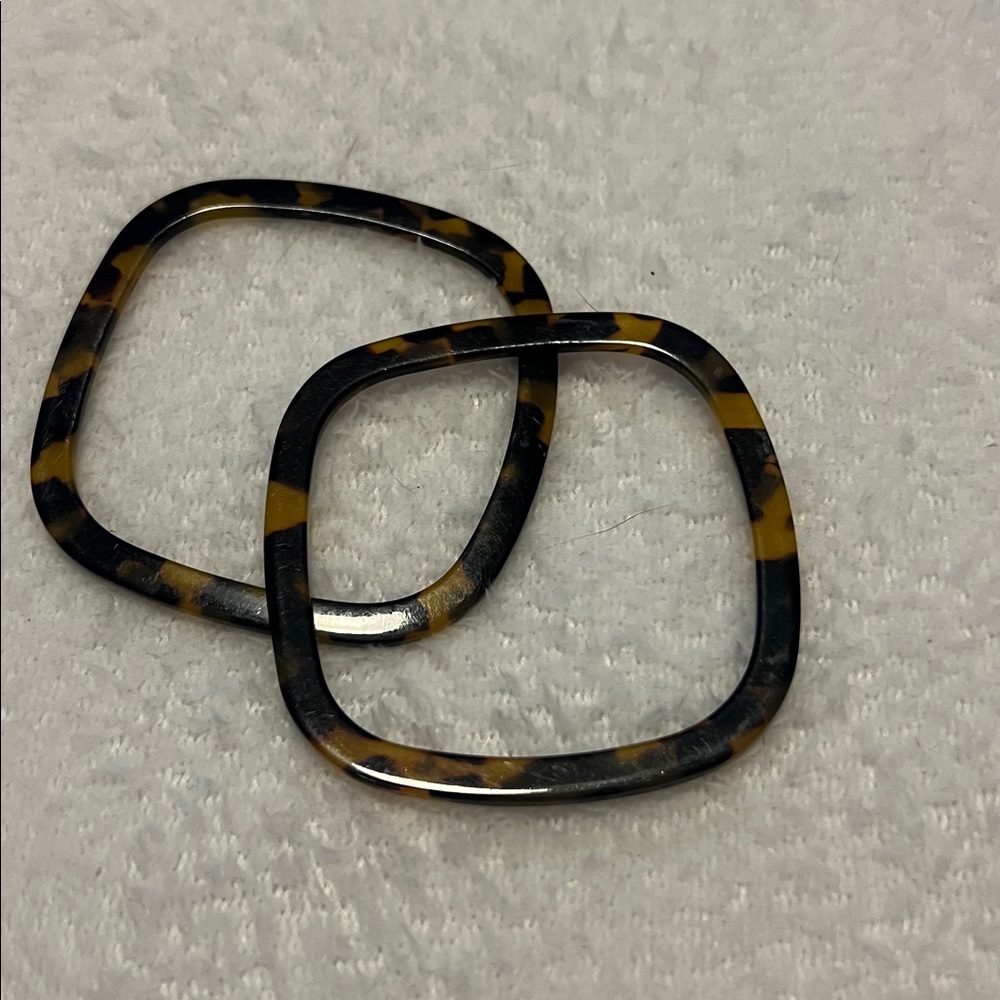 Tortoise Shell Square Bangles - Picture 3 of 4